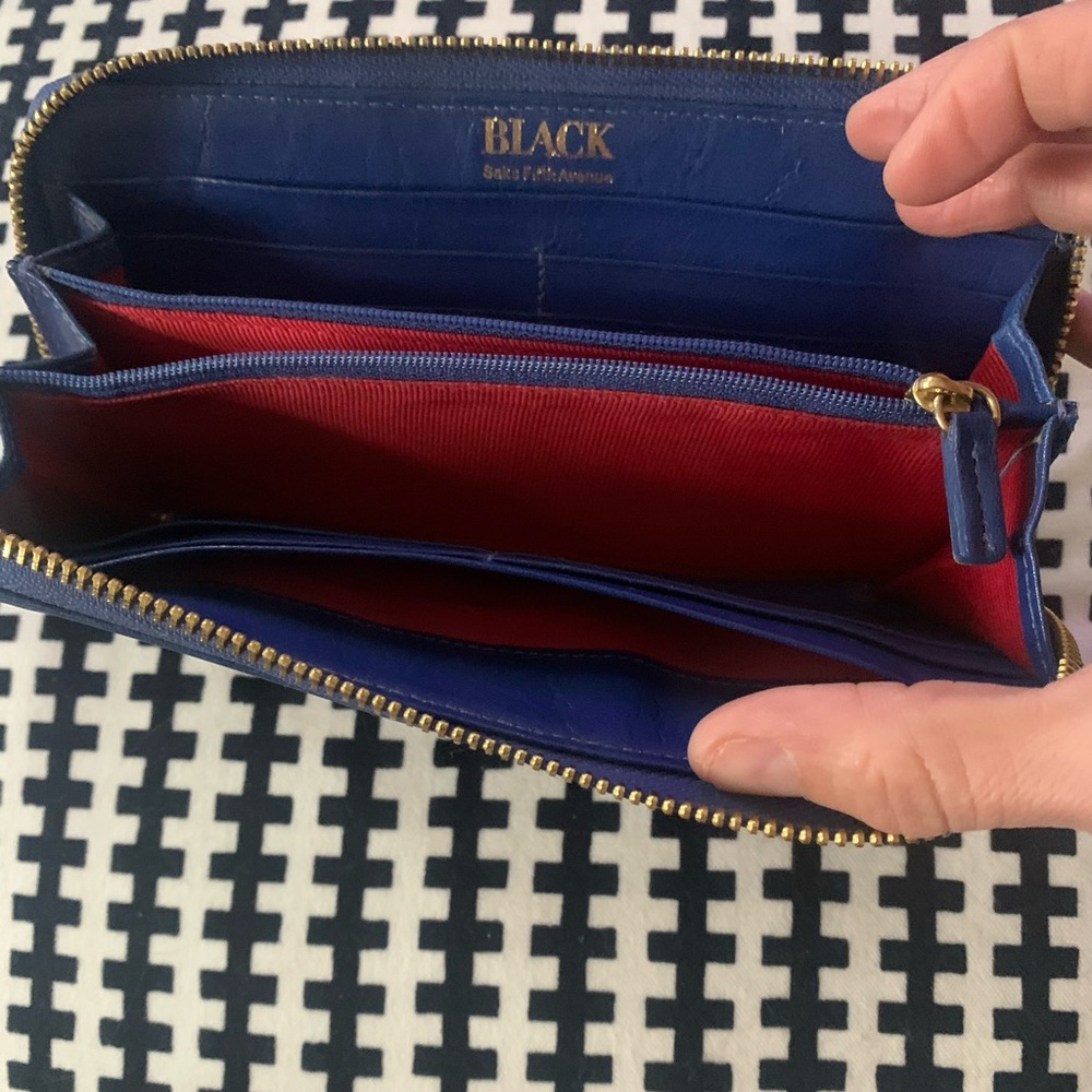 Saks 5th Avenue Black - Wallet Blue. Used briefly. excellent condition.
